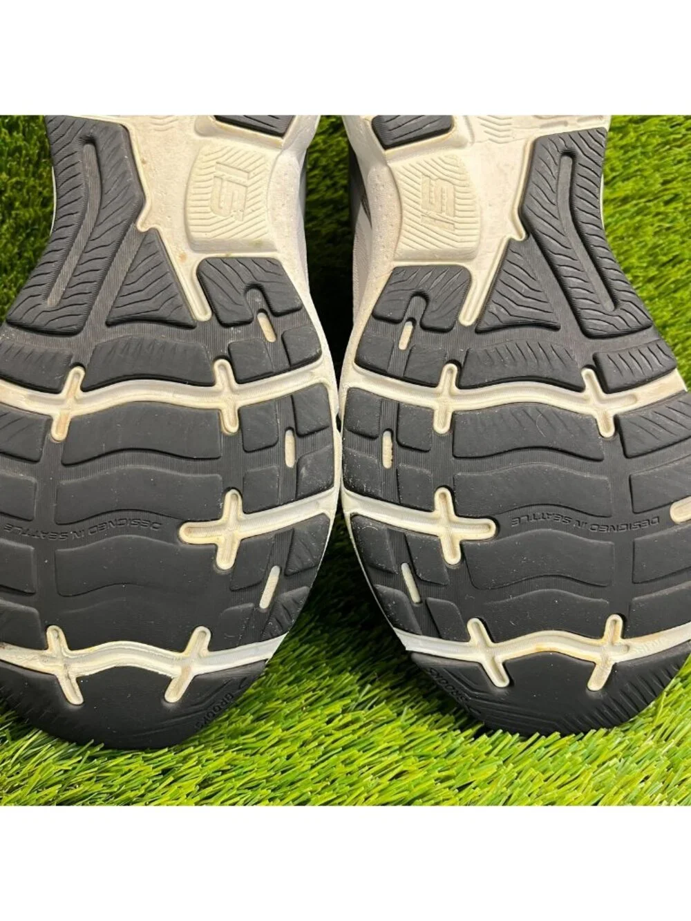 Brooks Ghost 15 Mens Size 12.5 Gray Athletic Running Walking Shoes Sneakers